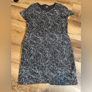 Duluth Trading Co Gray & White Floral Midi Dress